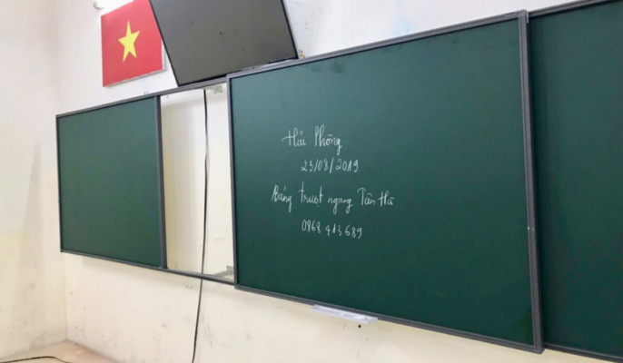 Bảng trượt ngang SS03 lắp tại trường THPT Lương Khánh Thiện 1