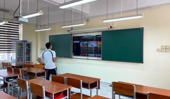 Bảng trượt ngang trường THPT chuyên Trần Phú 2