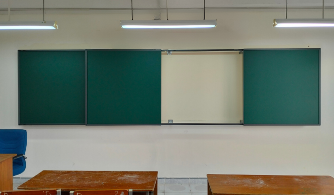 Bảng trượt ngang trường THPT chuyên Trần Phú 4